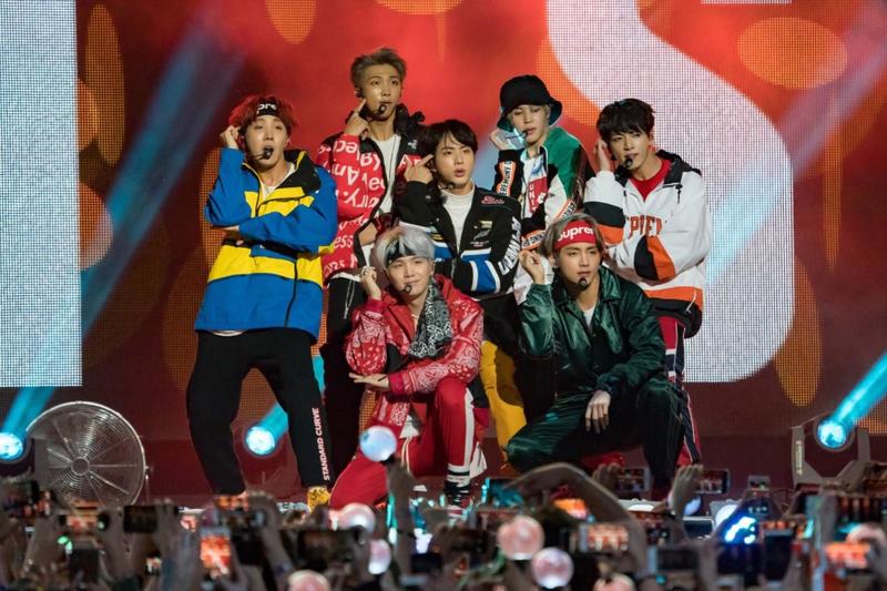 防弹少年团BTS 2019 巴黎演唱会